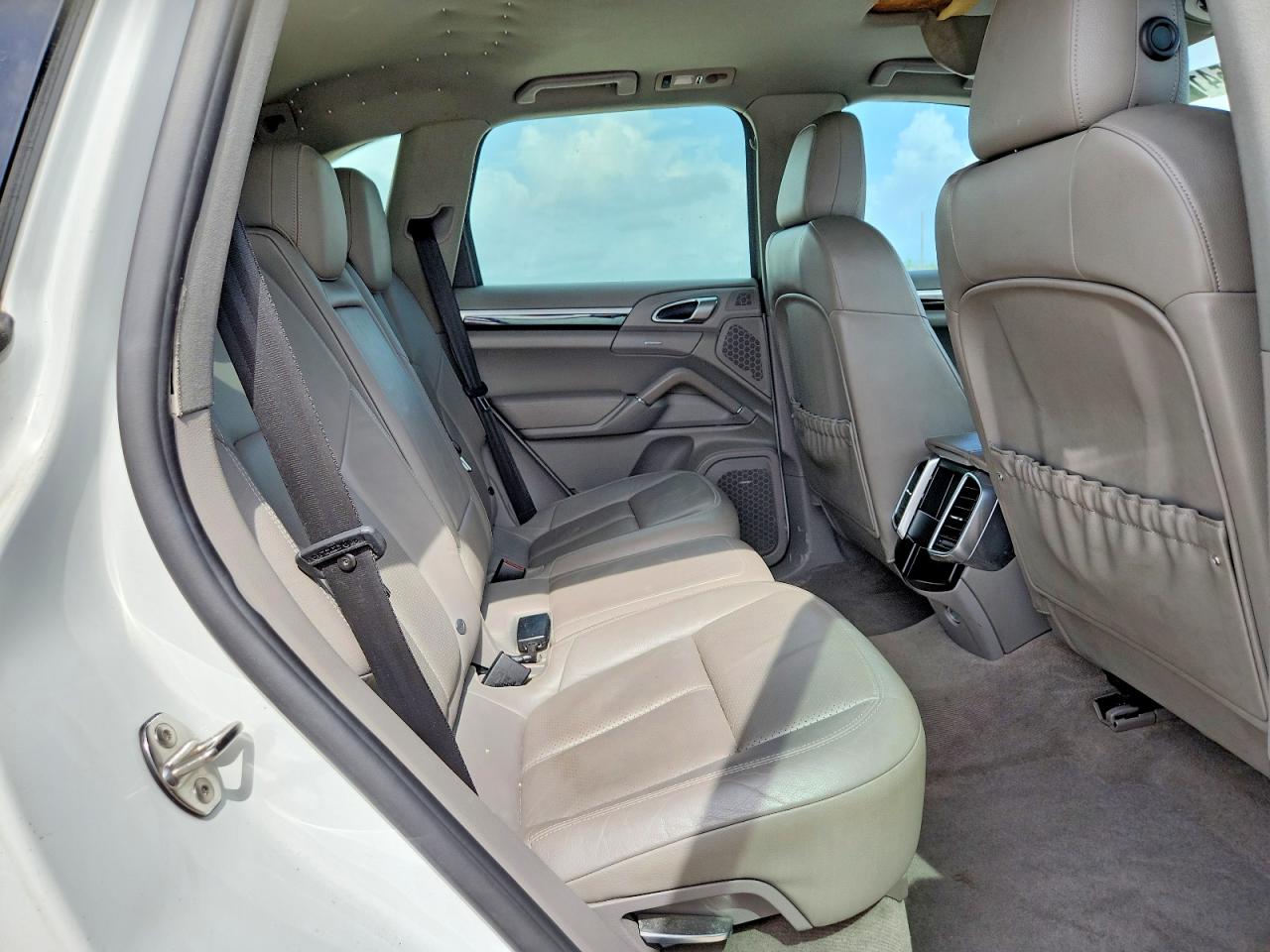 2014 PORSCHE CAYENNE