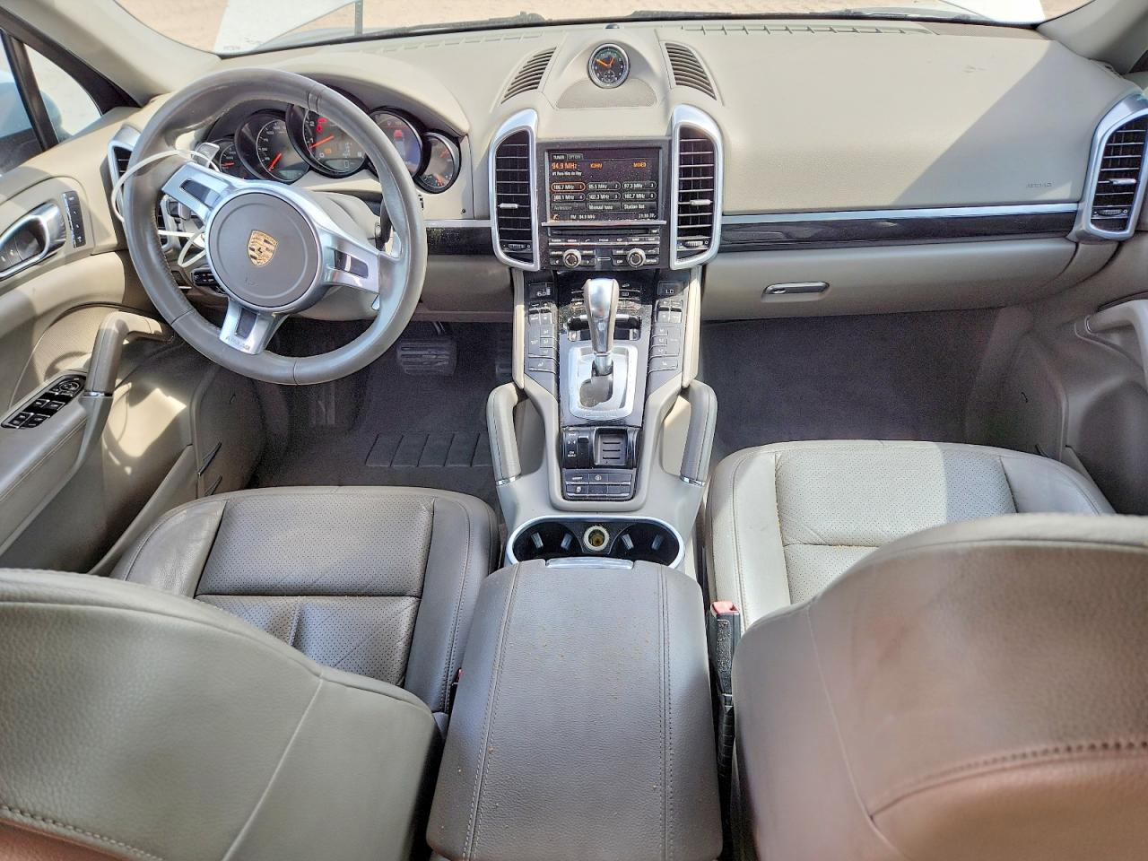2014 PORSCHE CAYENNE