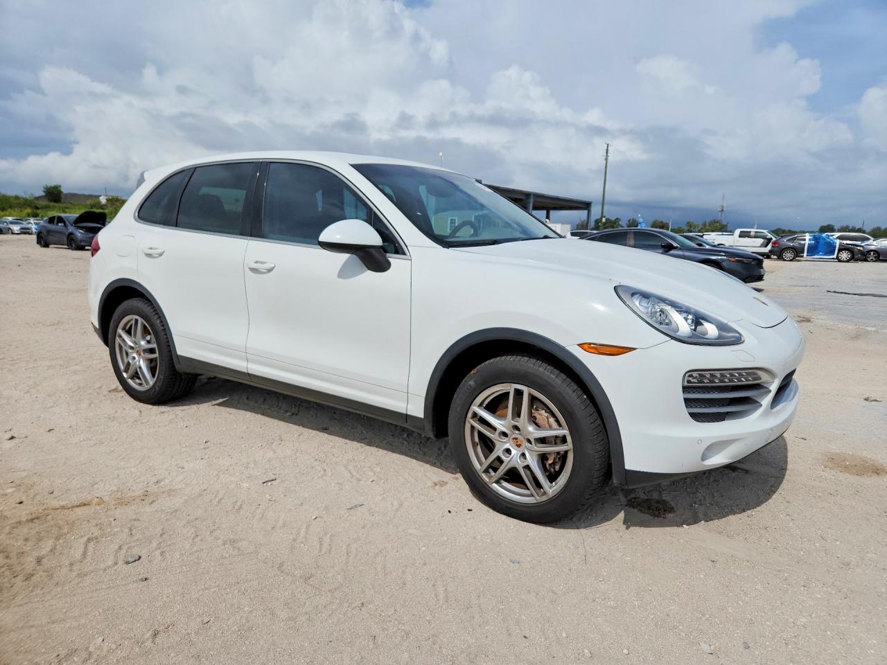 2014 PORSCHE CAYENNE