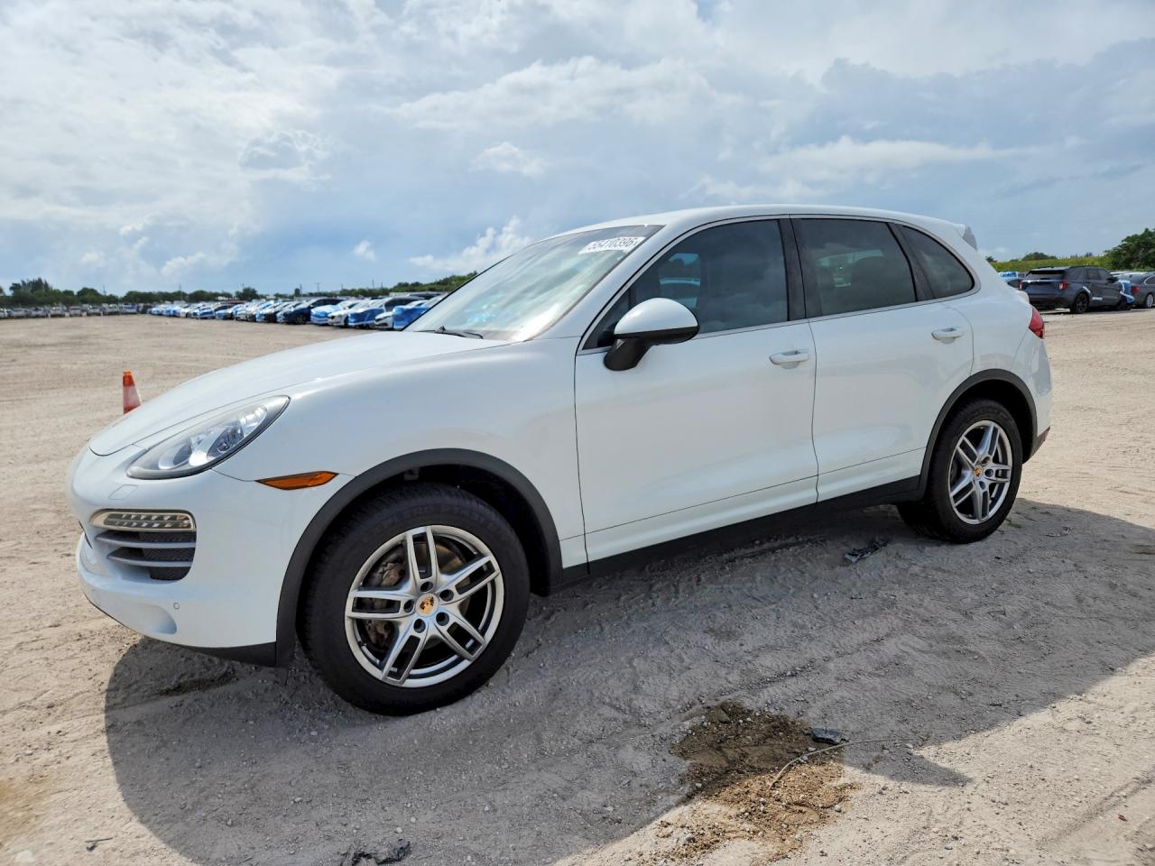 2014 PORSCHE CAYENNE