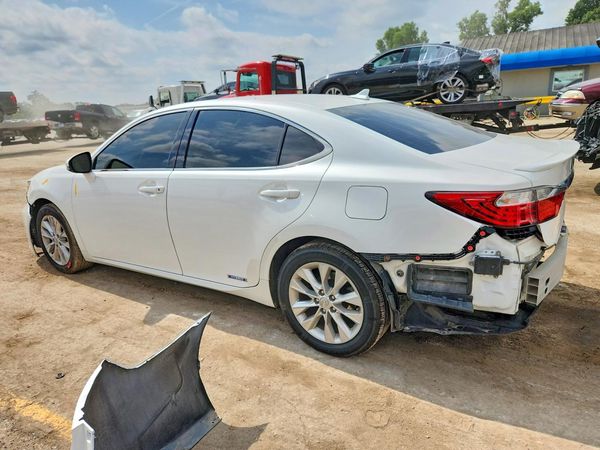 2013 LEXUS ES 300h