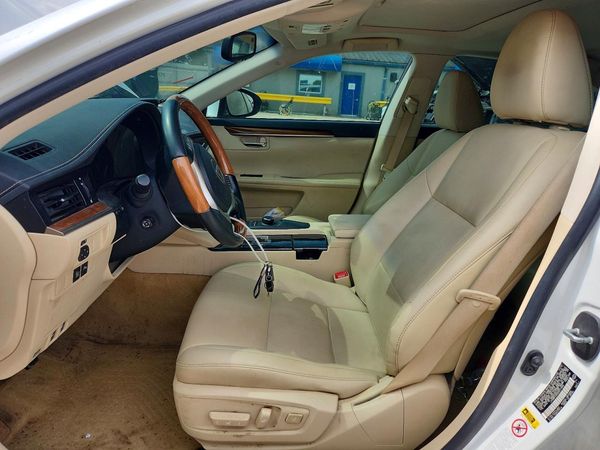 2013 LEXUS ES 300h