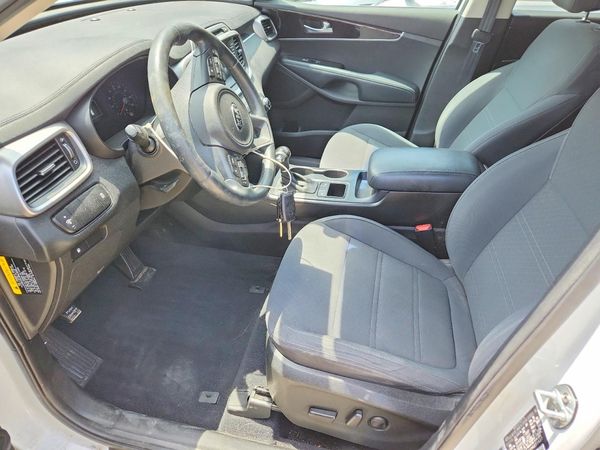 2017 KIA SORENTO L, LX
