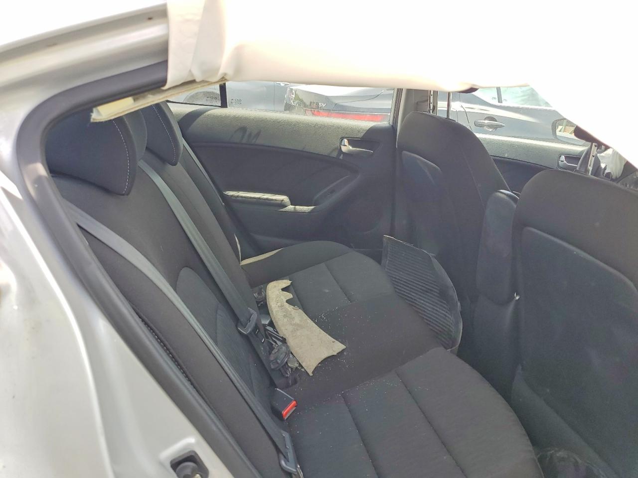 2016 KIA FORTE GL (Middle-Low Grade)
