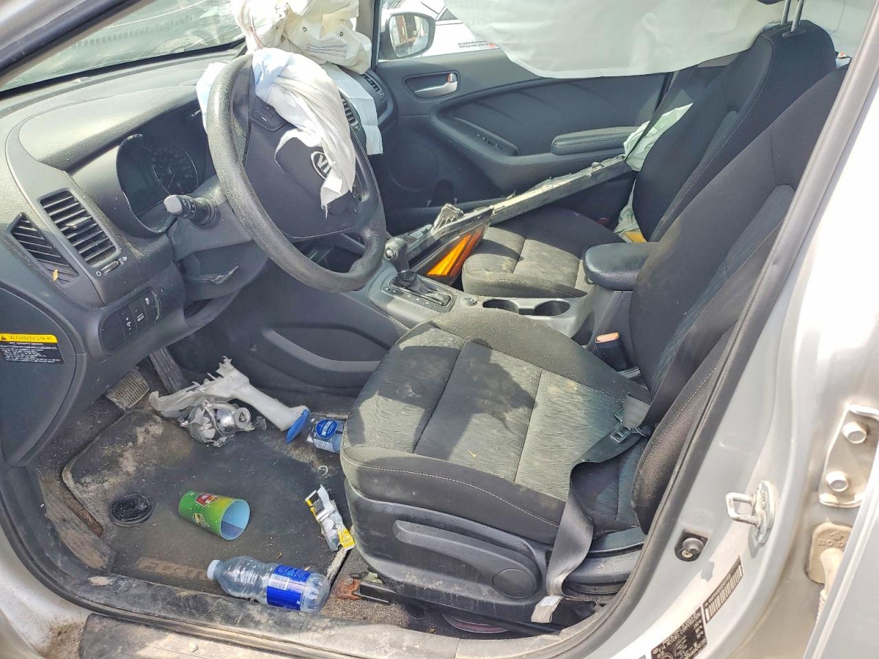 2016 KIA FORTE GL (Middle-Low Grade)