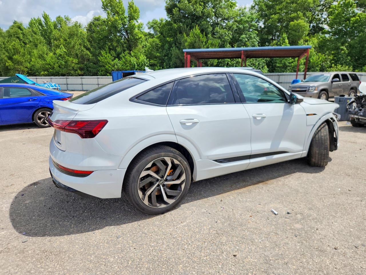 2022 AUDI E-TRON quattro Premium Plus