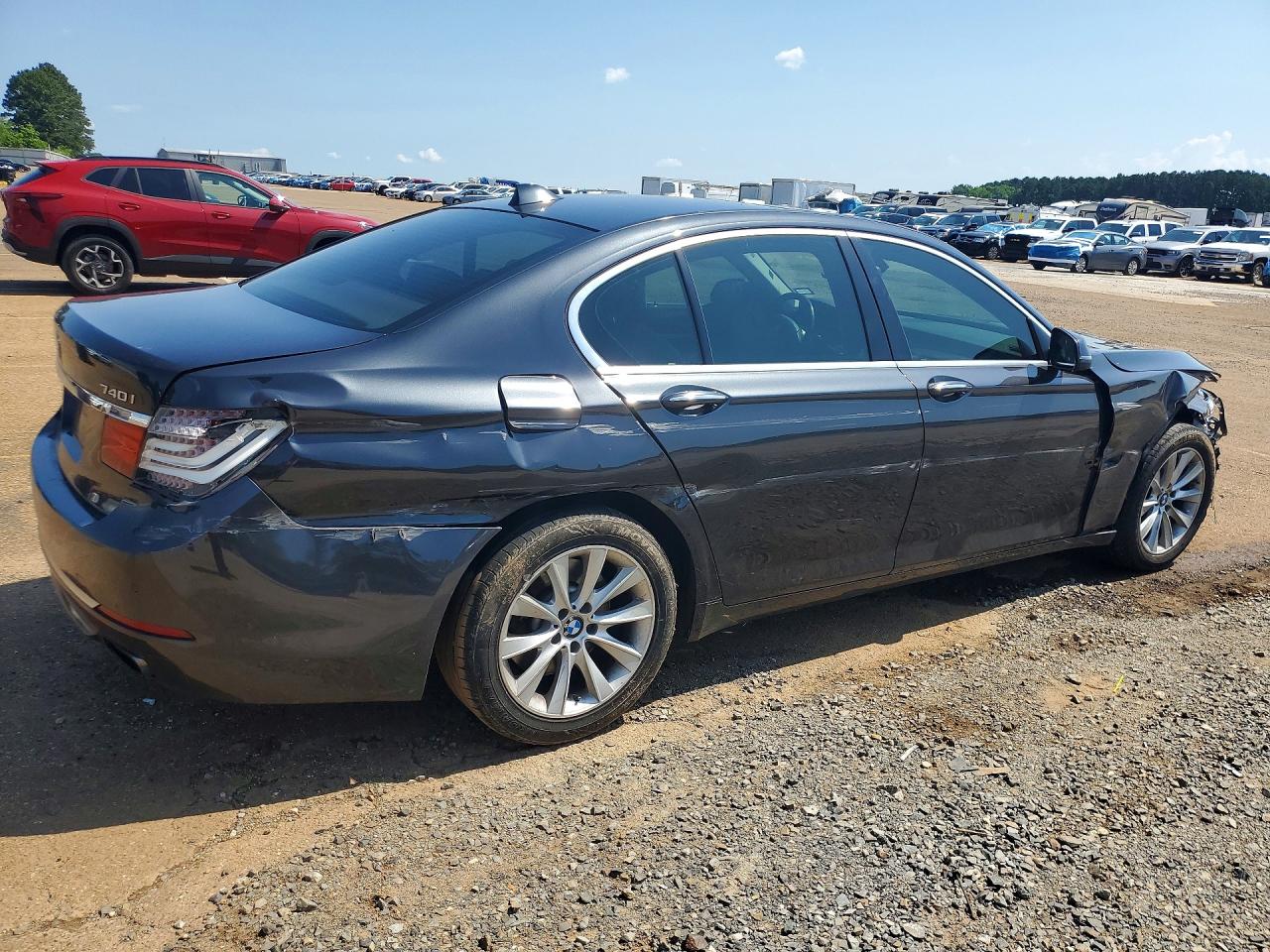 2015 BMW 740