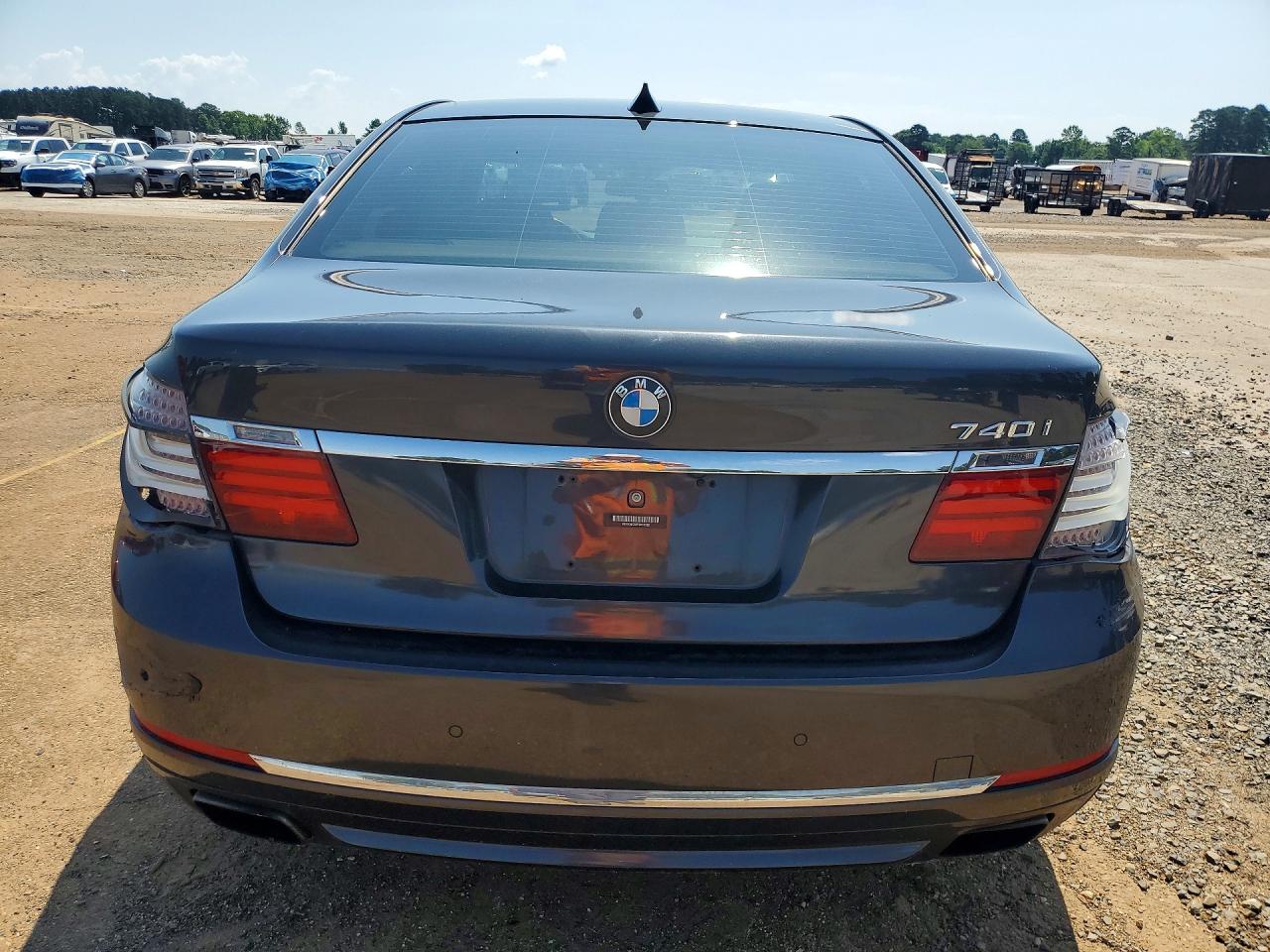 2015 BMW 740