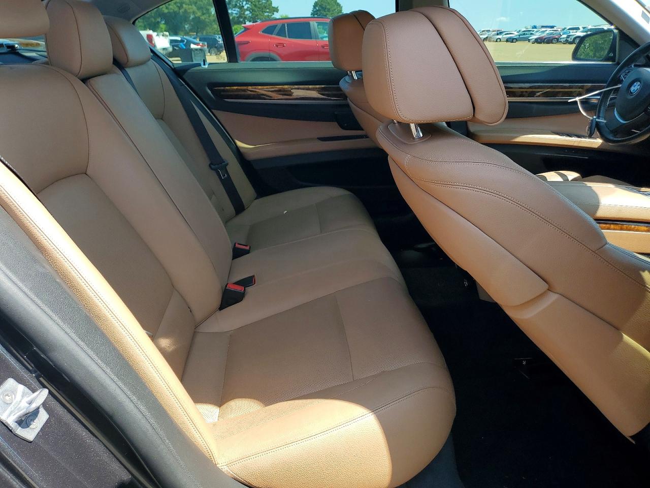 2015 BMW 740