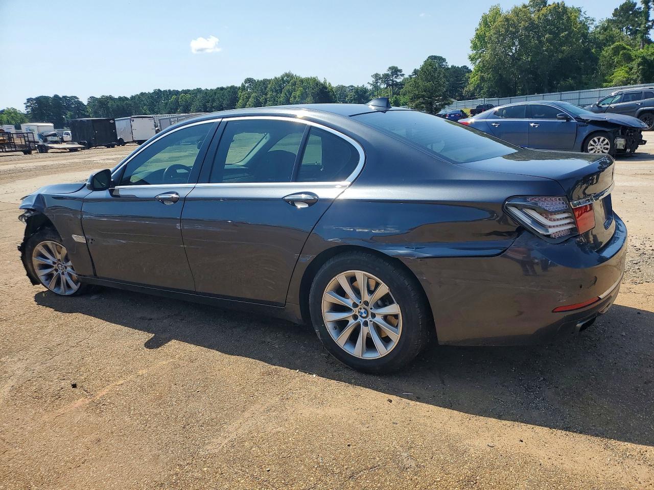 2015 BMW 740