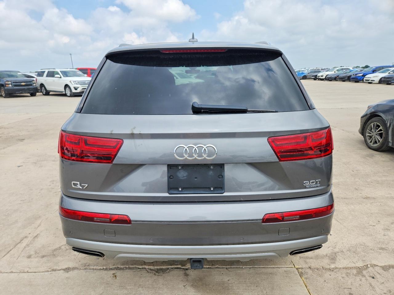 2018 AUDI Q7 quattro Prestige