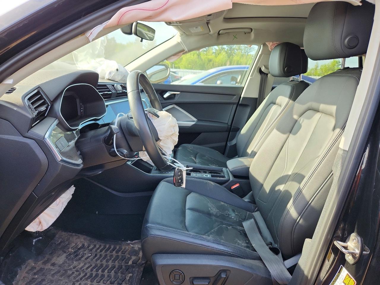 2022 AUDI Q3 quattro Premium