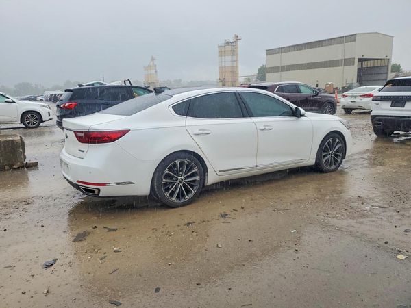 2019 KIA CADENZA
