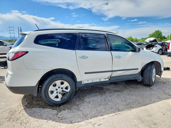 2016 CHEVROLET TRAVERSE LS