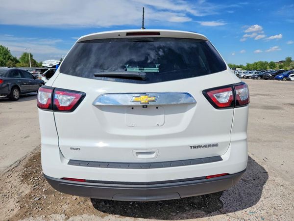 2016 CHEVROLET TRAVERSE LS