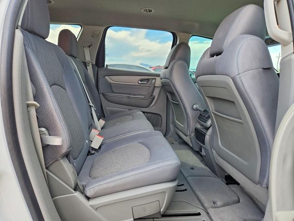 2016 CHEVROLET TRAVERSE LS