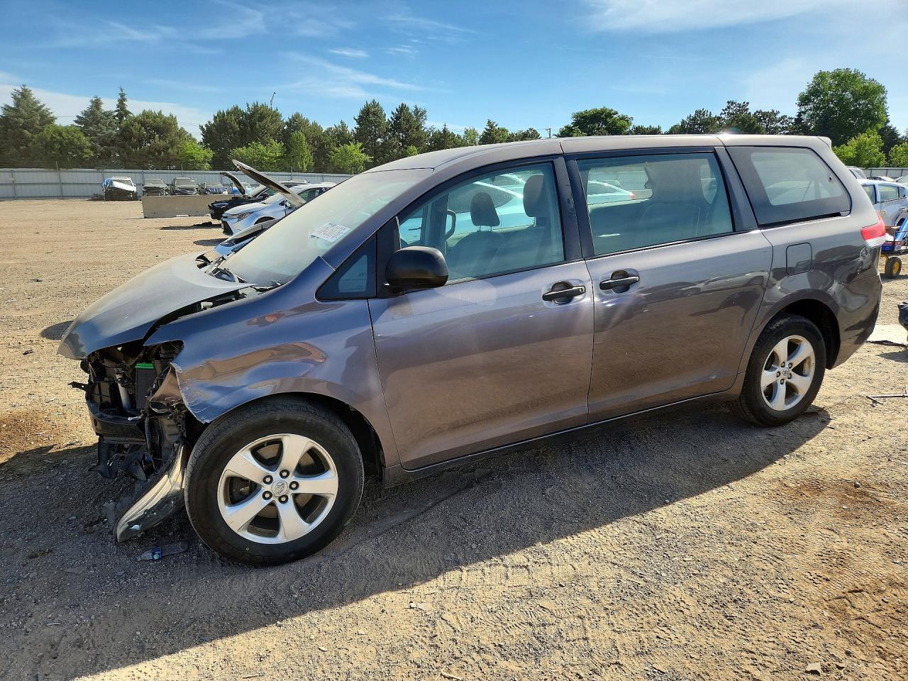 2013 TOYOTA SIENNA