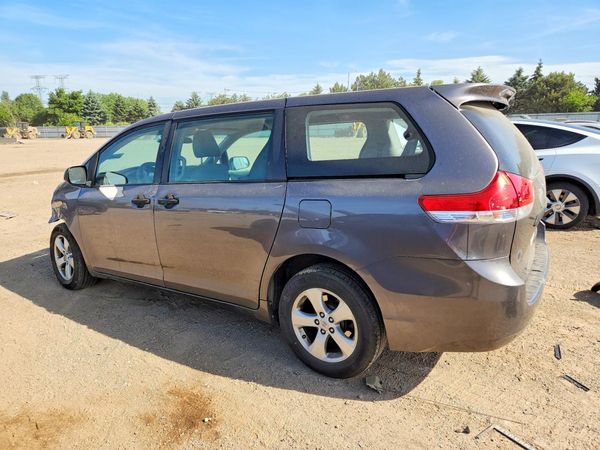 2013 TOYOTA SIENNA