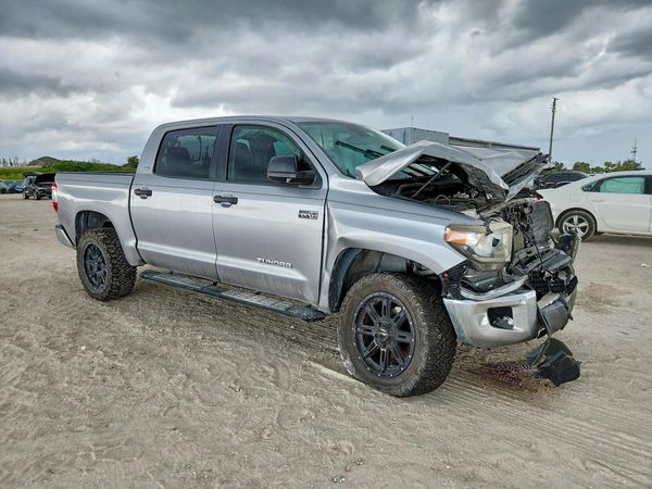 2020 TOYOTA TUNDRA SR5 Grade
