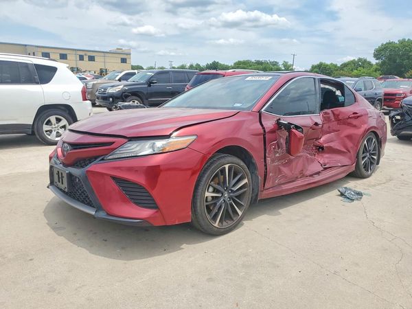 2018 TOYOTA CAMRY