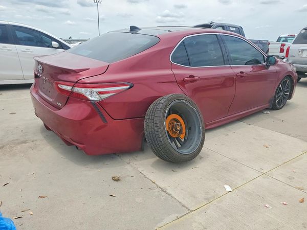 2018 TOYOTA CAMRY