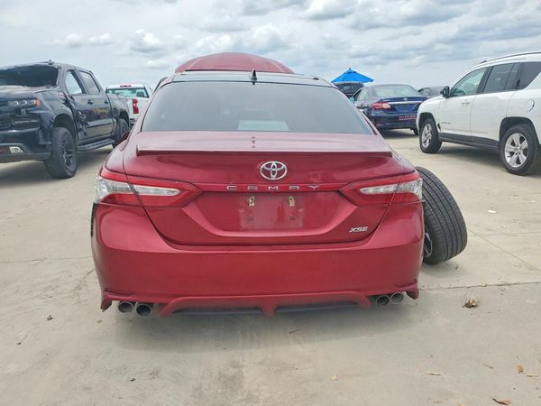 2018 TOYOTA CAMRY