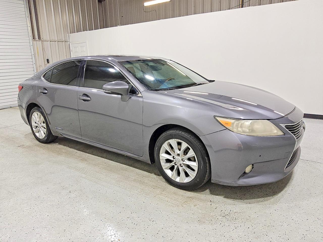 2013 LEXUS ES 300h