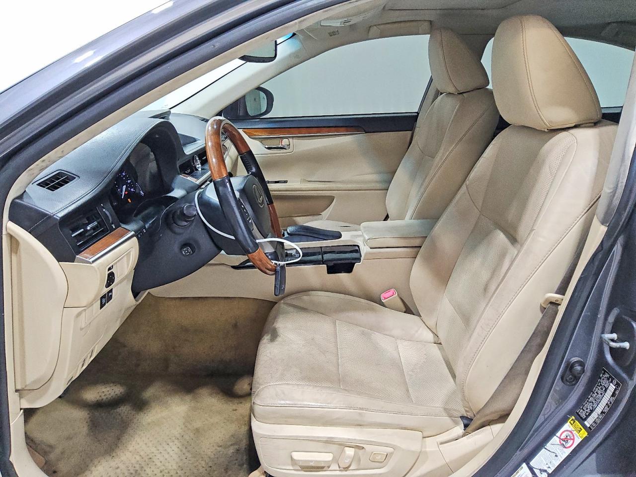 2013 LEXUS ES 300h