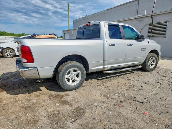 2015 RAM 1500 SLT