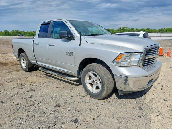 2015 RAM 1500 SLT