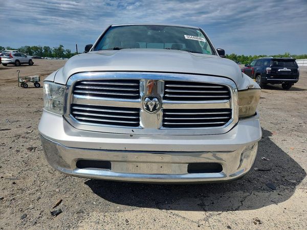 2015 RAM 1500 SLT