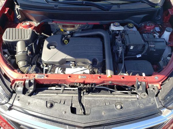2023 CHEVROLET EQUINOX LT (1LT) — Engine bay