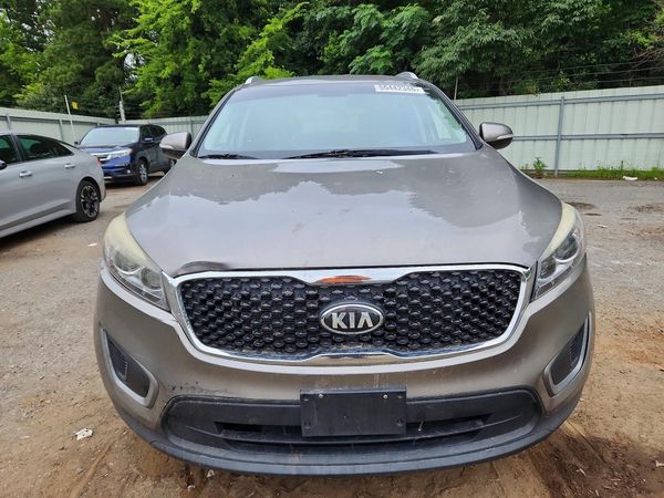 2016 KIA SORENTO L / LX