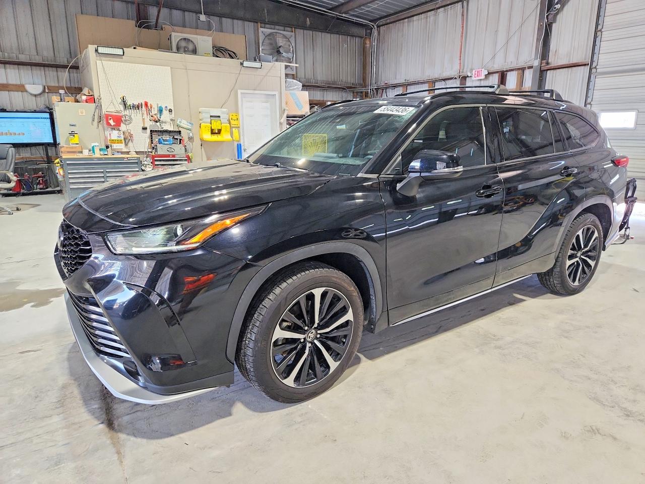 2022 TOYOTA HIGHLANDER XSE