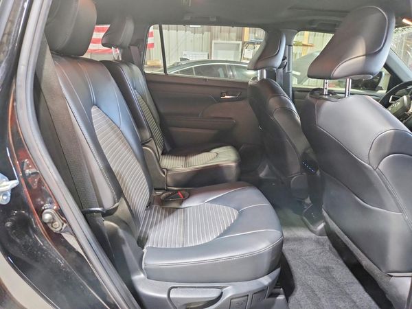 2022 TOYOTA HIGHLANDER XSE