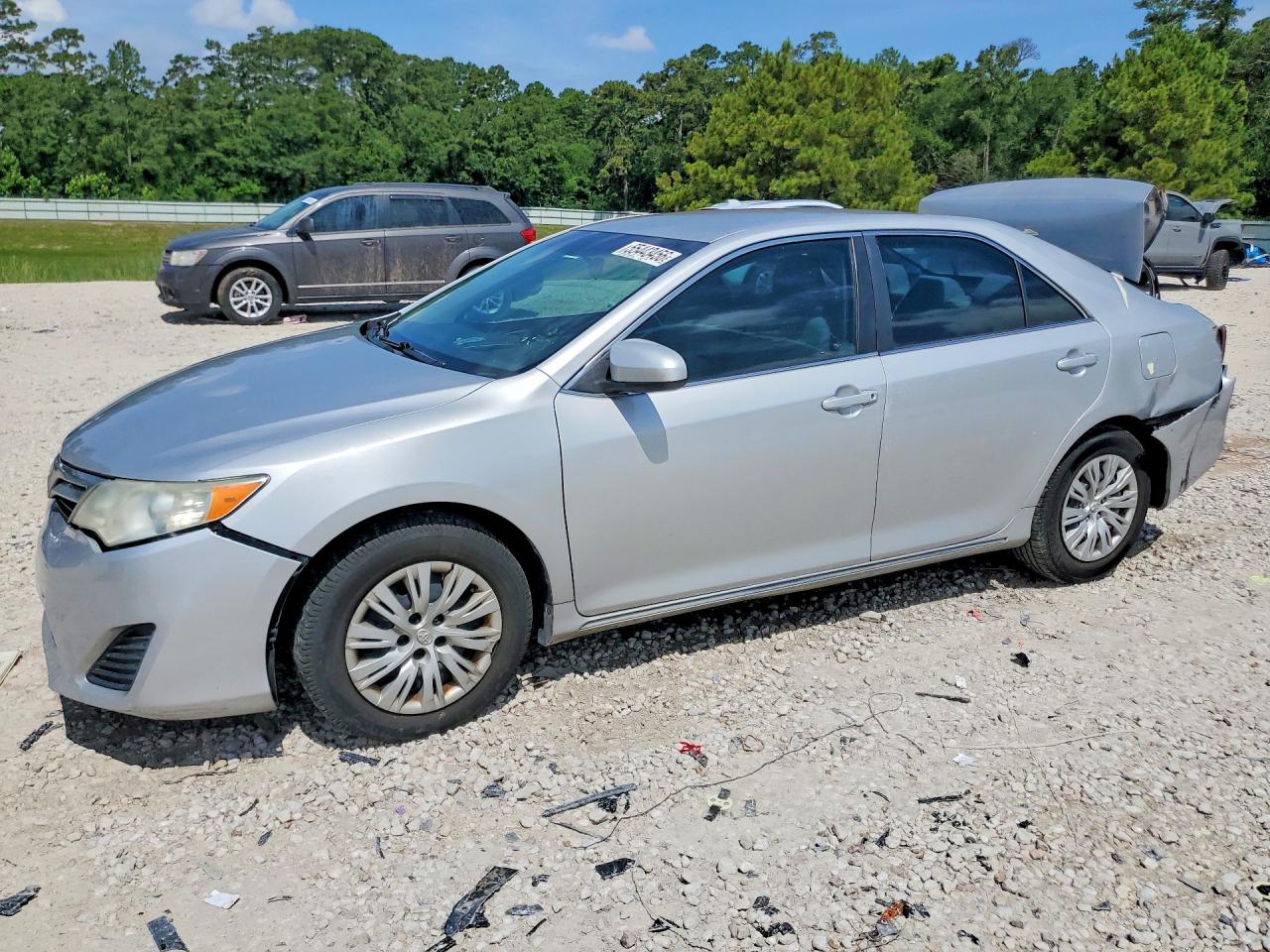 2014 TOYOTA CAMRY