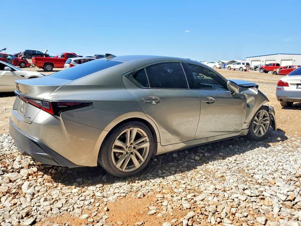 2021 LEXUS IS 300 Comfort