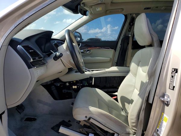 2016 VOLVO XC90 SV42 Momentum