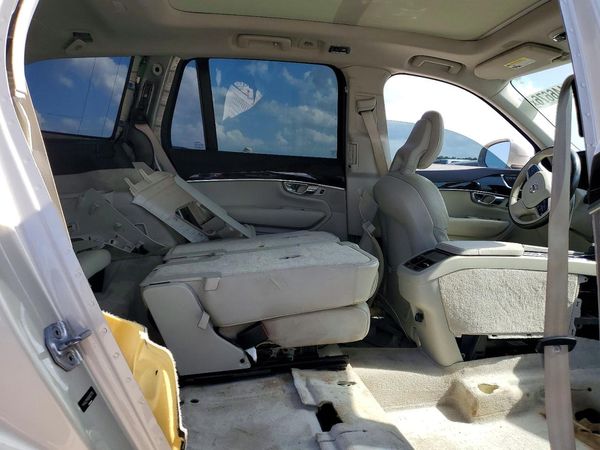 2016 VOLVO XC90 SV42 Momentum