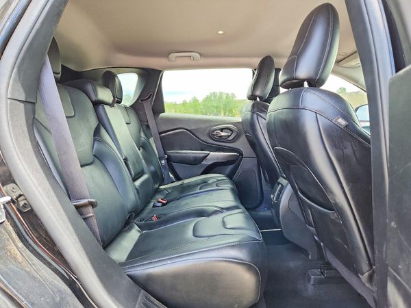 2022 JEEP CHEROKEE LATITUDE LUX 4X2