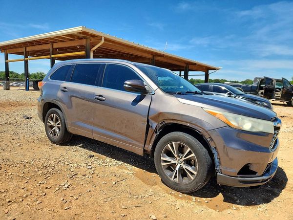 2016 TOYOTA HIGHLANDER