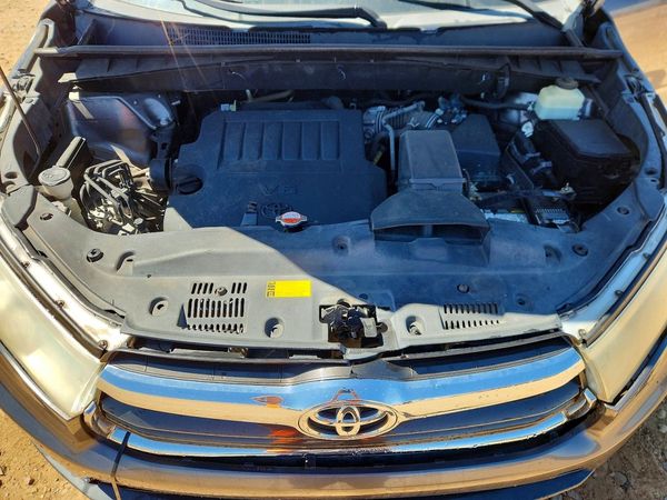 2016 TOYOTA HIGHLANDER