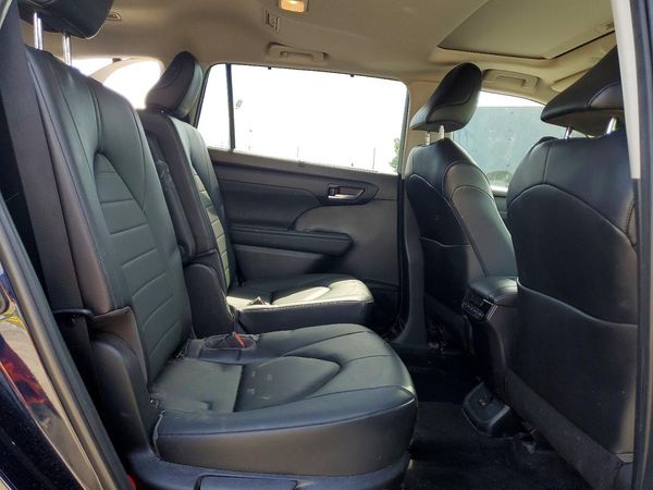 2023 TOYOTA HIGHLANDER