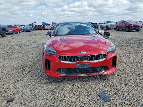 2019 KIA STINGER GT2