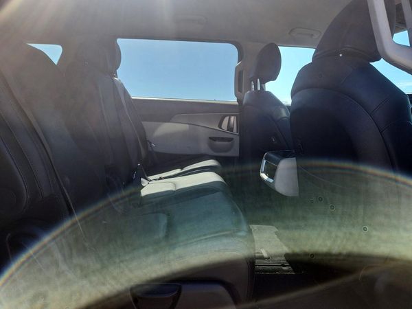 2022 KIA CARNIVAL LX, LX Seat Package