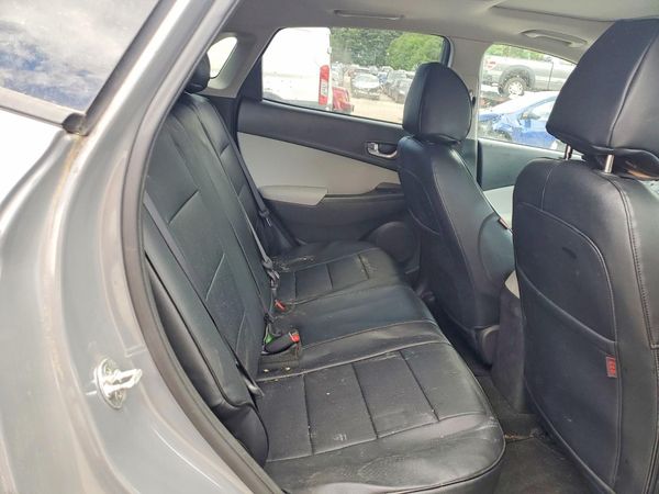 2022 HYUNDAI KONA SEL Convenience Pkg