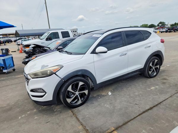 2016 HYUNDAI TUCSON