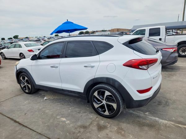 2016 HYUNDAI TUCSON