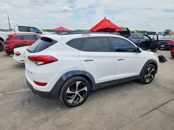 2016 HYUNDAI TUCSON