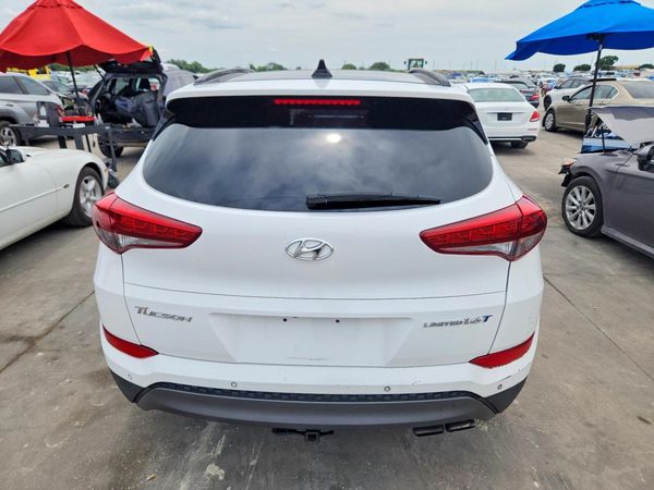 2016 HYUNDAI TUCSON